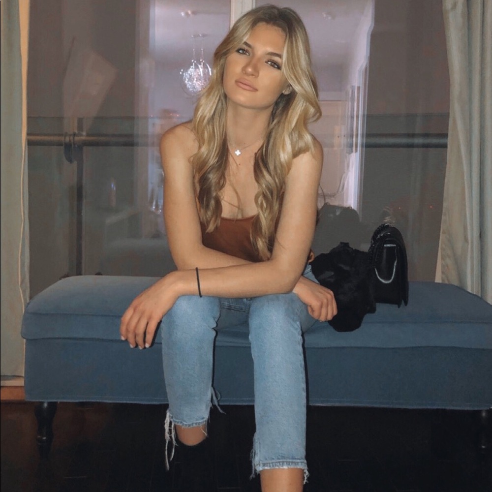 Meet your Posher, Isabella